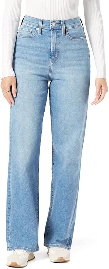 Signature by Levi Strauss & Co. Gold Label Straight Leg Jeans