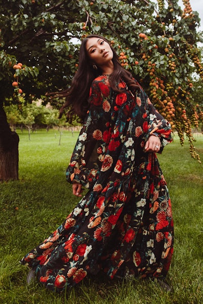 Moody floral maternity dress, perfect for fall family photoshoot outfit ideas