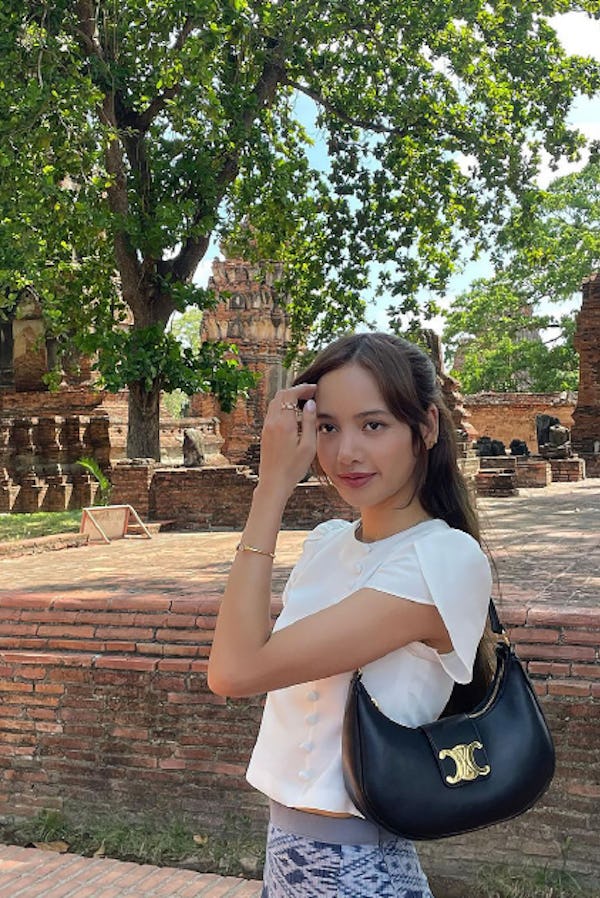 CELINE 25SS スエード シアリング AVA TRIOMPHEバッグ Celine's Ava Triomphe Is An Elevated Take On A Beloved Bag