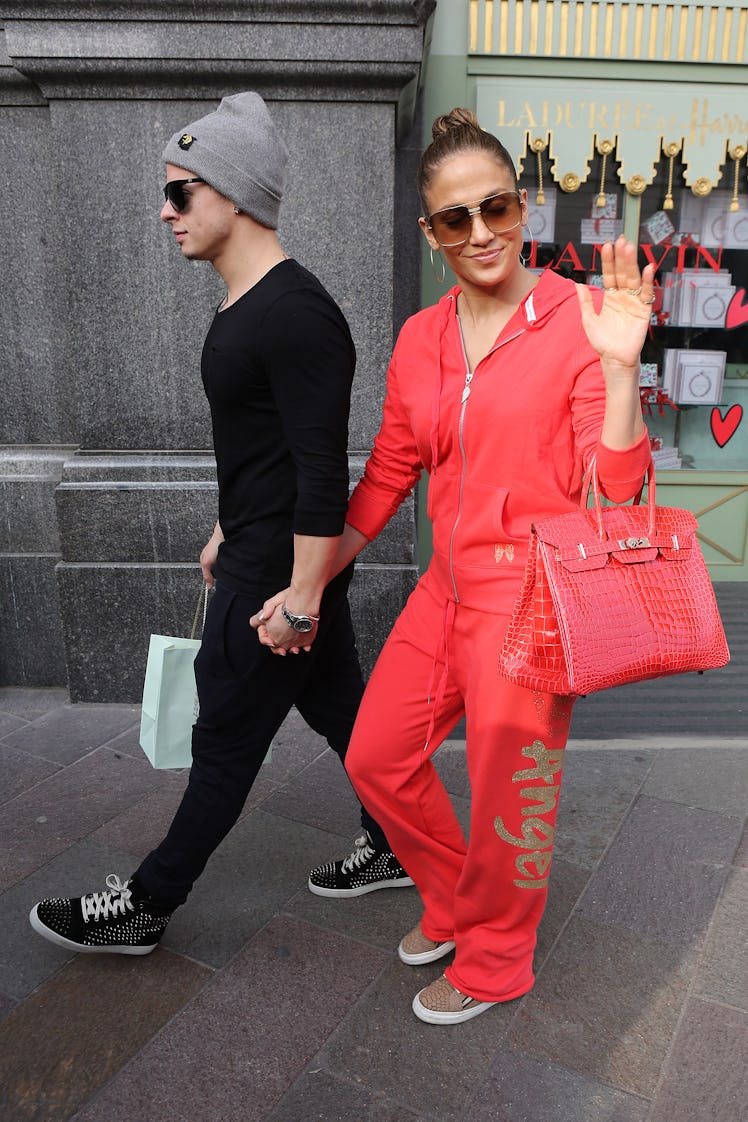 Jennifer Lopez and a red birkin. 