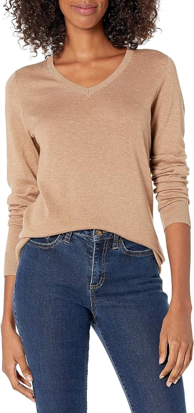 Amazon Essentials Lightweight Long-Sleeve V-Neck Sweater