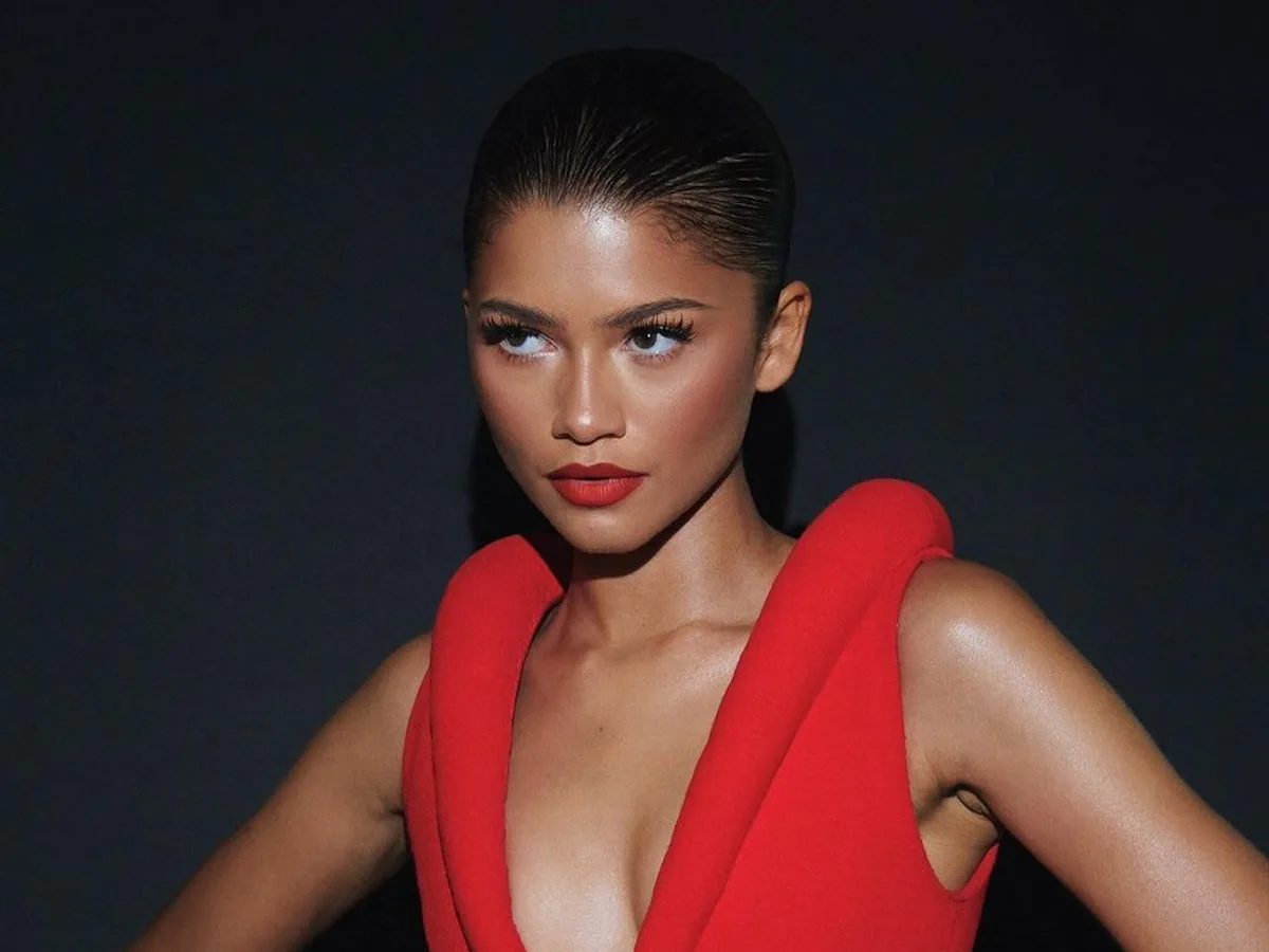 zendaya red dress Zendaya Goes True Vintage in 1956 Balmain at the 2022 NAACP Image Awards
