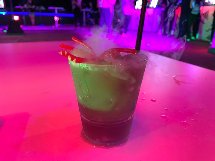 I tried the Mind Flayer cocktail from Halloween Horror Nights 2023, which is a drink inspired by 'St...