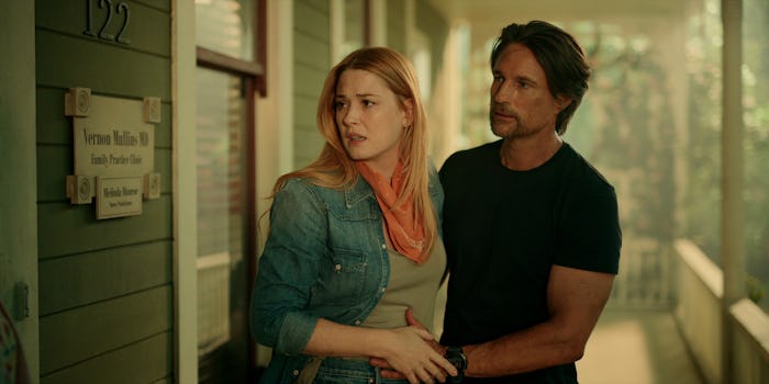 Alexandra Breckenridge as Mel Monroe, Martin Henderson as Jack Sheridan in episode 506 of Virgin Riv...