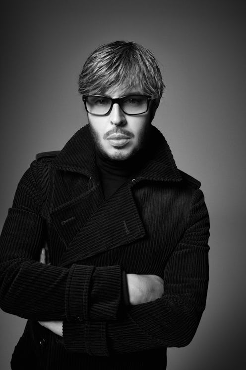 NARS Cosmetics founder François Nars speaks with Bustle about '90s makeup trends & the 'Unknown Beau...