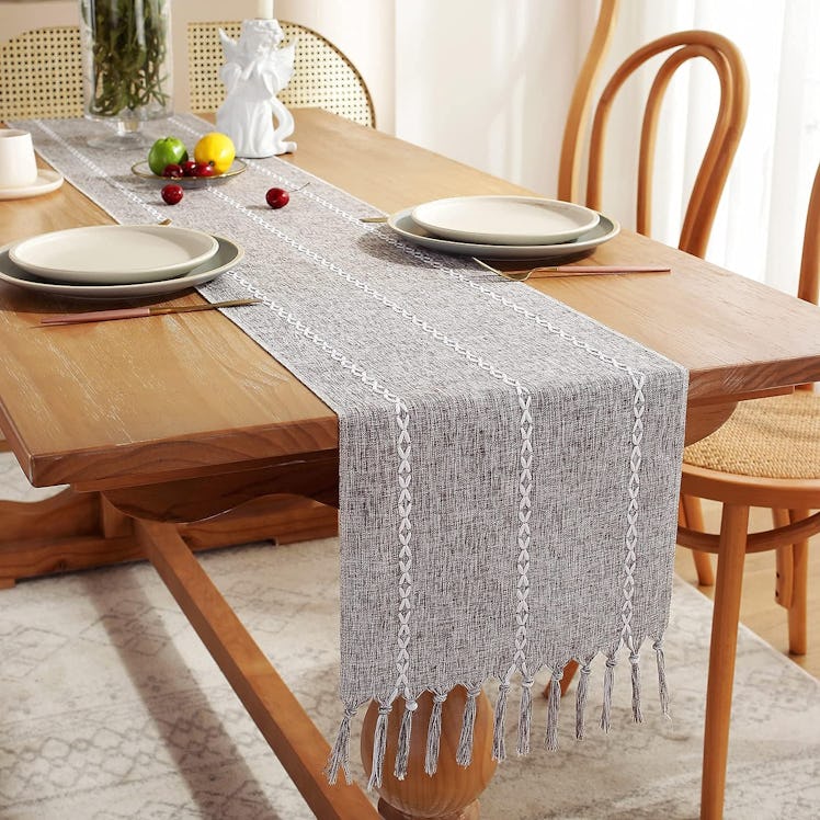 Chassic Linen Table Runner