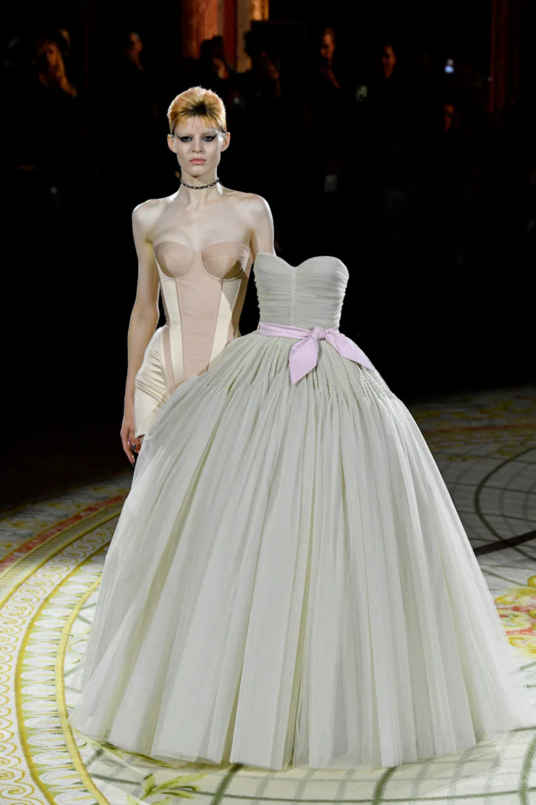 Halloween Costume Ideas for Fashion Insiders Halloween Costume Ideas for Fashion Insiders