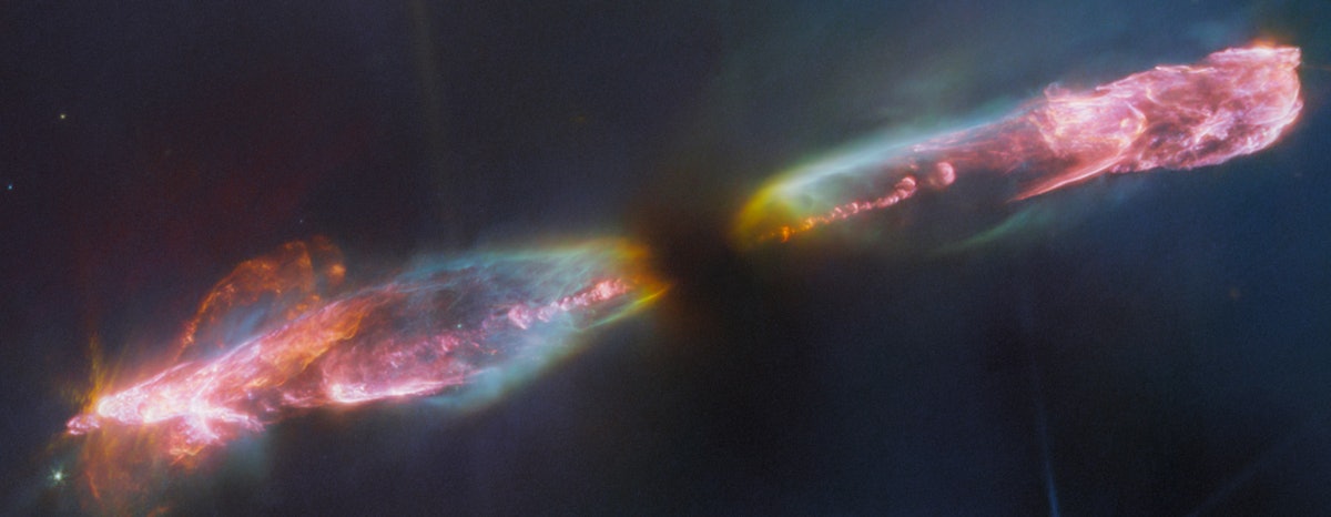 Genç bir yıldızın kozasından süpersonik jetlerin çıkışını izleyin