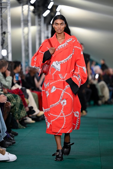 Burberry Brings Back Achieved Silk Shirt Design – PAUSE Online