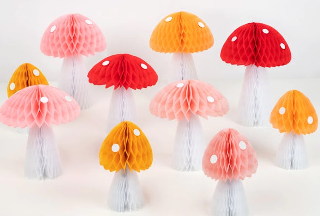 Honeycomb Mushroom Decorations 10-Pack