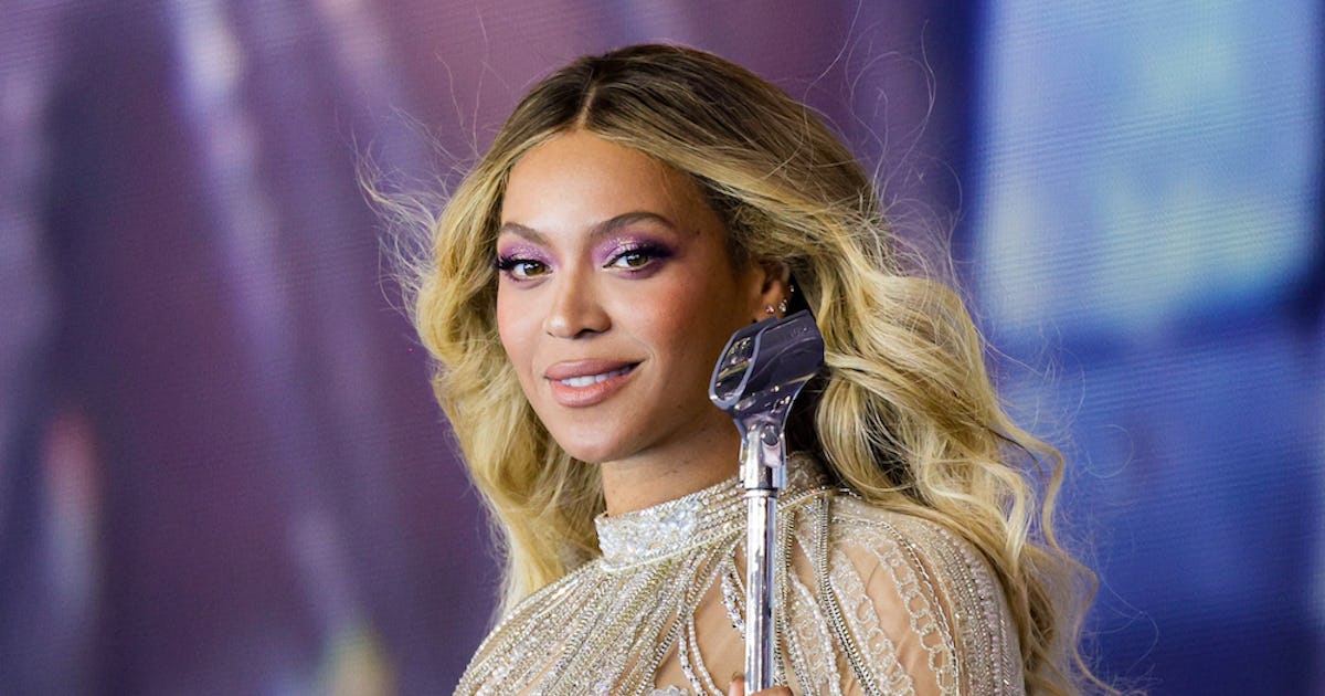 Color-Changing Clothes: From Beyoncé’s Tour Wardrobe To Your Closet