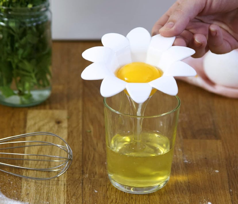 Peleg Design Daisy Plastic Egg Separator