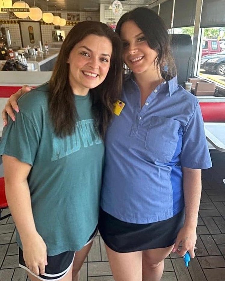 Lana Del Rey at Waffle House in Florence, Albama.
