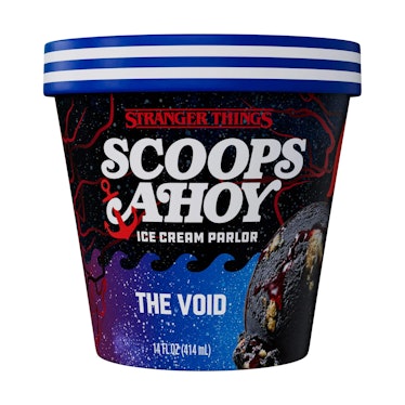 I tried the 'Stranger Things' Scoops Ahoy ice cream from Walmart. 