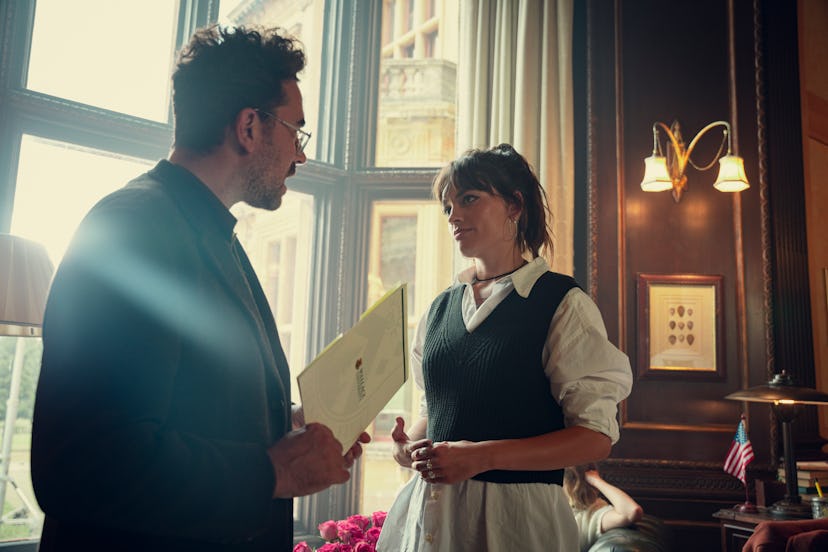 Dan Levy and Emma Mackey on ‘Sex Education.’ Photo via Netflix