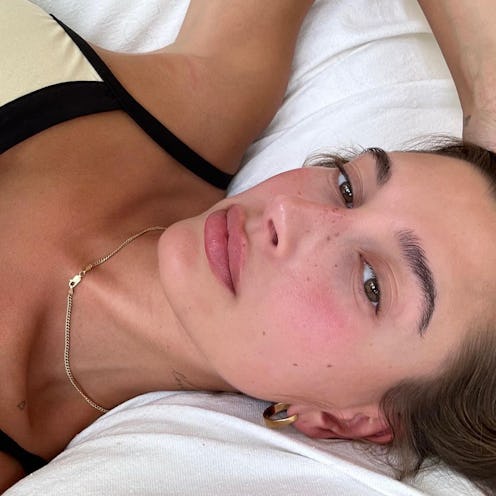 Hailey Bieber bare skin no makeup 2023
