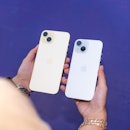 A yellow iPhone 15 Plus and blue iPhone 15