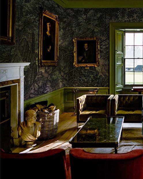 dark academia aesthetic home