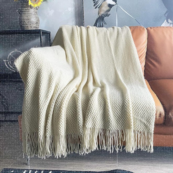 LOMAO Knitted Lightweight Throw Blanket 