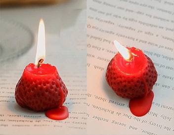 4-Pack Strawberry-Shaped Scented Candles