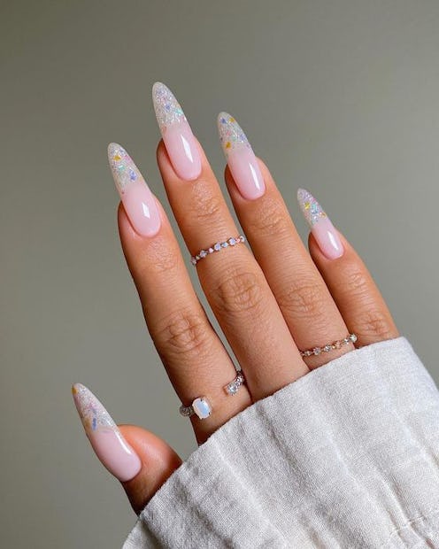 Here are the best Libra season 2023 nail art ideas, from holographic French tips to trendy chrome na...