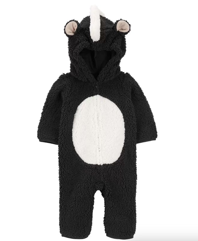 cozy halloween costume for cold weather : baby skunk costume