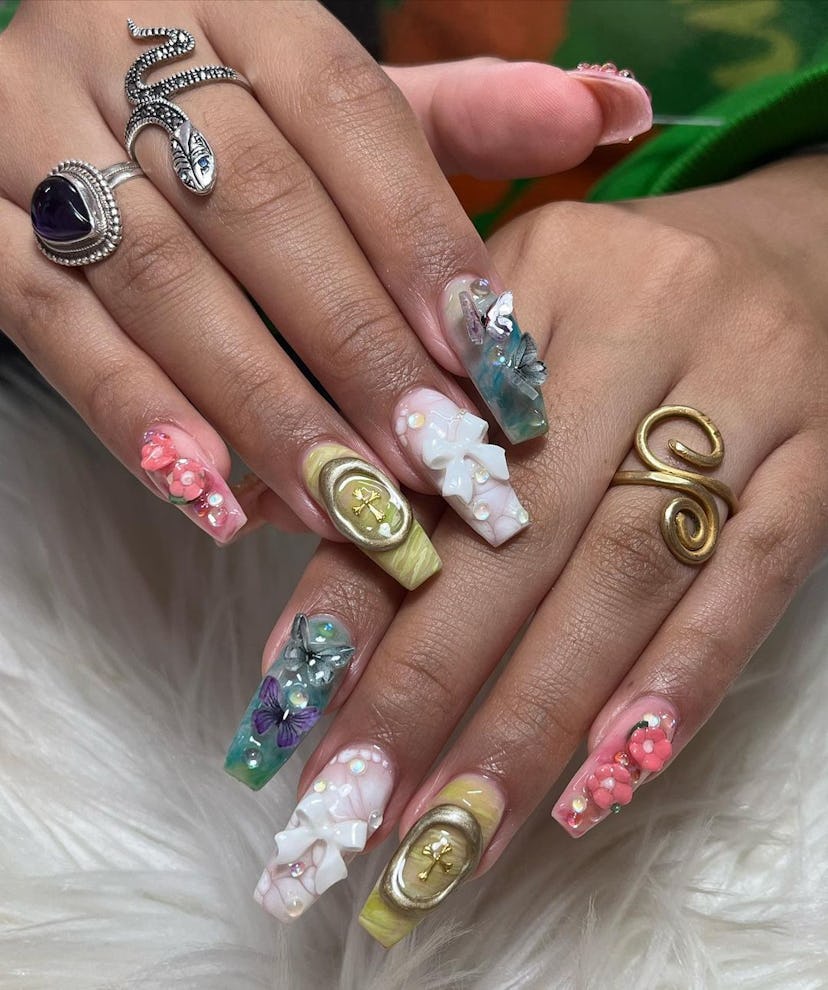 These fairycore nails are for the maximalist Libras. 