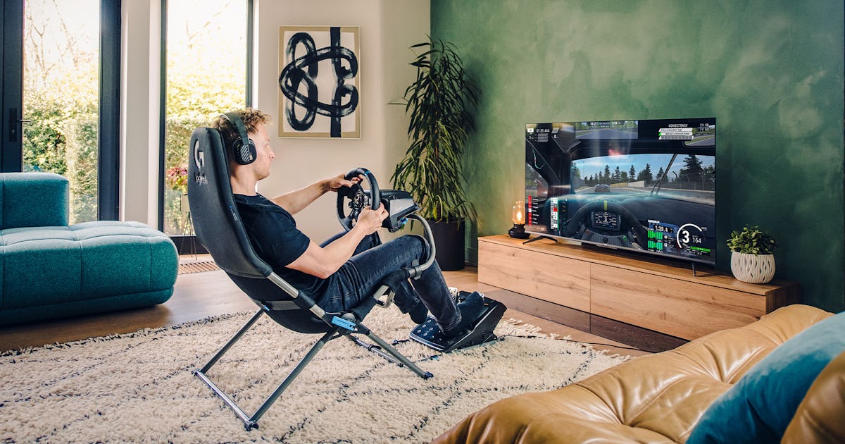 Logitech’s Playseat Challenge X Racing Sim Cockpit Folds to Fit In Your ...