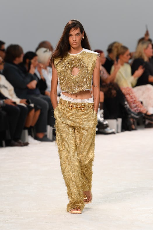 Model on the runway at Rabanne Ready To Wear Spring 2024 held at Palais de Tokyo on September 28, 20...