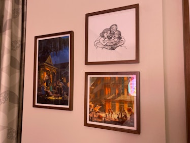 The 'Princess and the Frog' room at the Villas at Disneyland Hotel have artwork. 