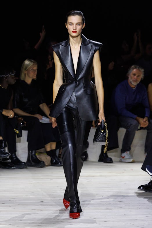 a look from sarah burton's final collection for alexander mcqueen spring 2024 at paris fashion week