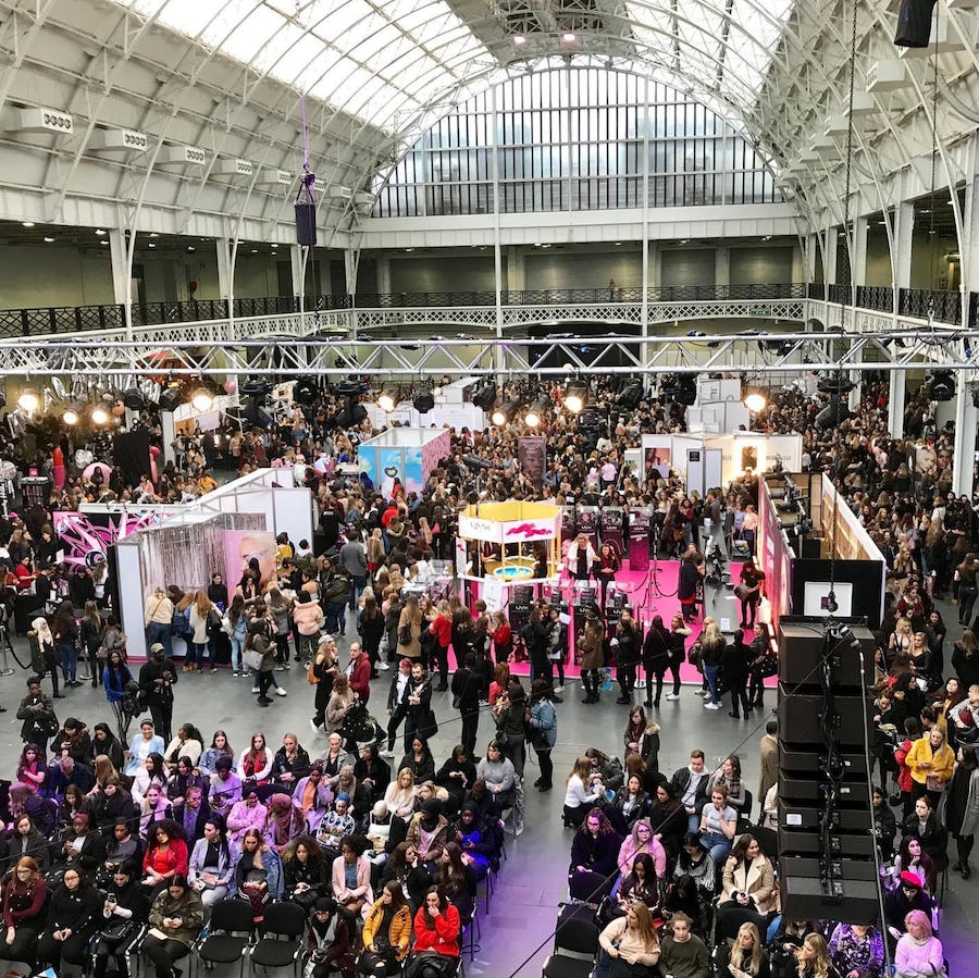 beauty con 2019 2020 convention crowd