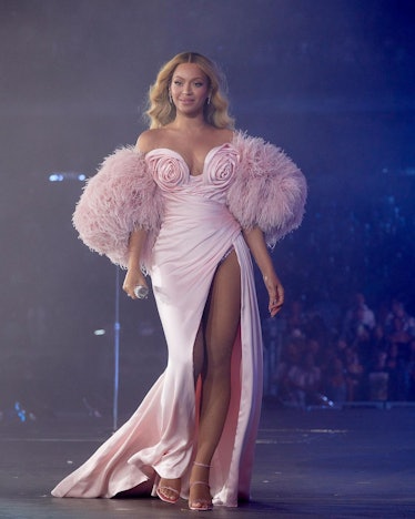  Beyoncé wears a custom Tamara Ralph look during her 'Renaissance' world tour.