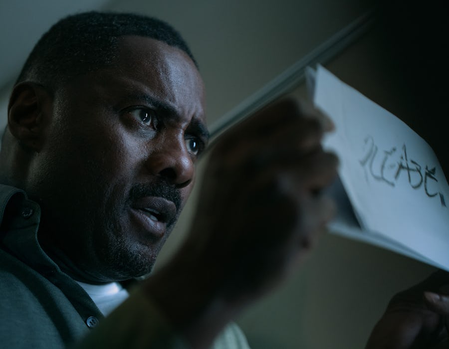Idris Elba on 'Hijack.' Photo via Apple TV+