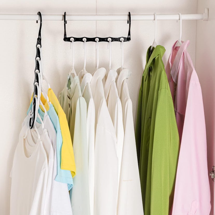 HOUSE DAY Space Saving Hangers (16-Pack)