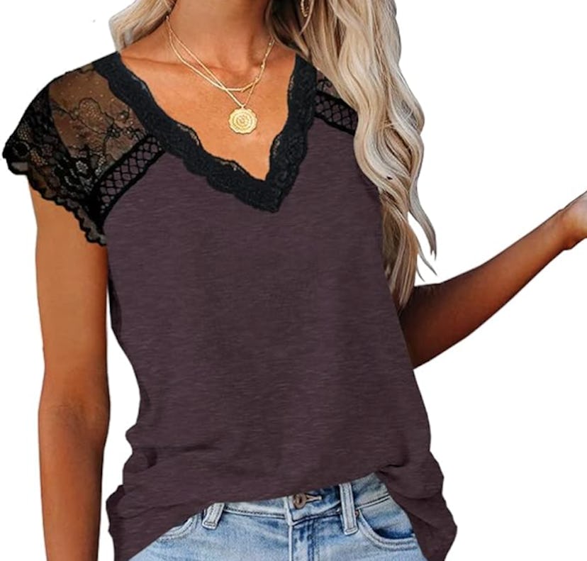 KINLONSAIR Lace V-Neck Shirt