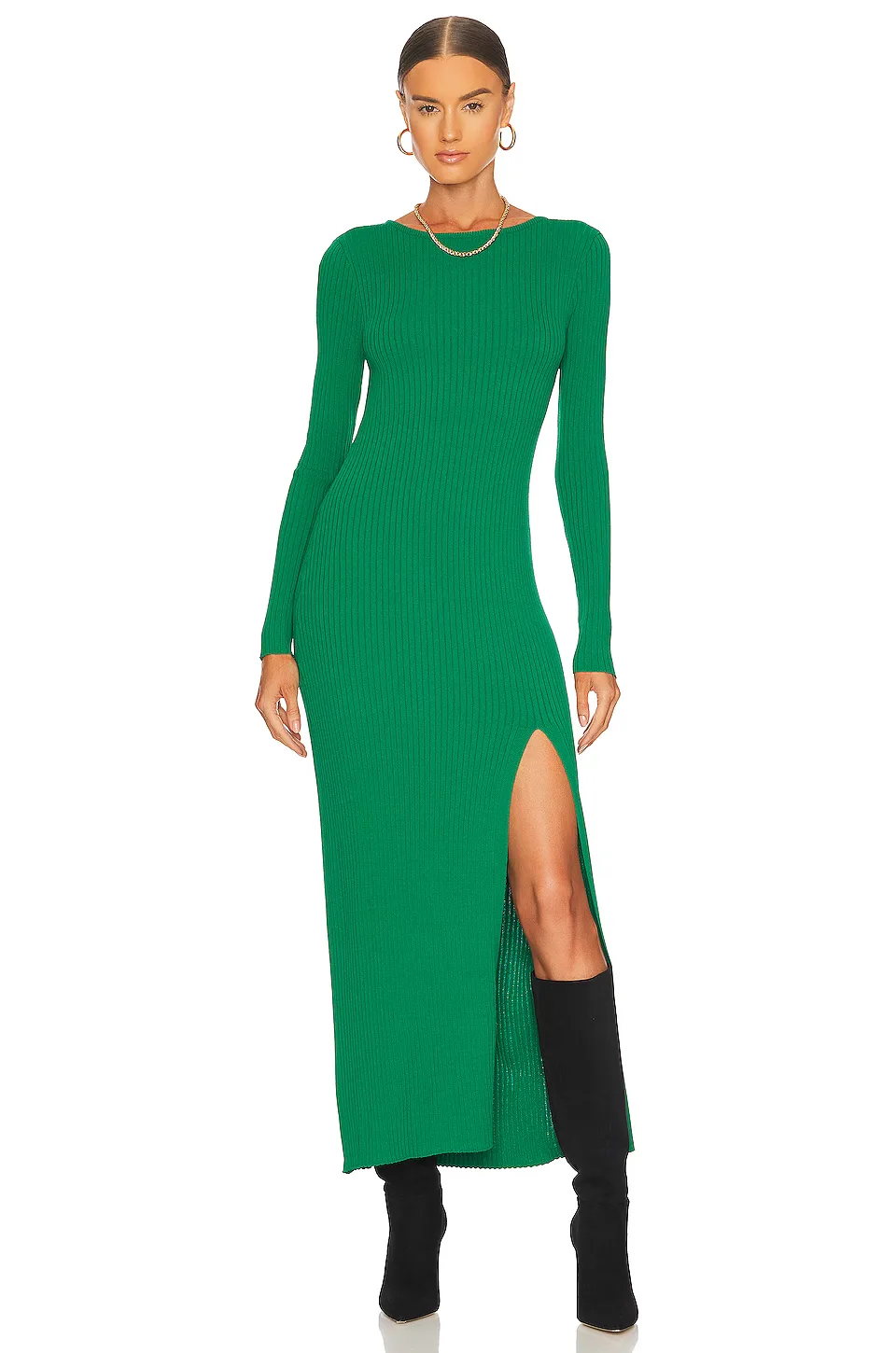 Taylor Swift's Green Sweater Dress Was A Cozy Choice For Rainy Weather