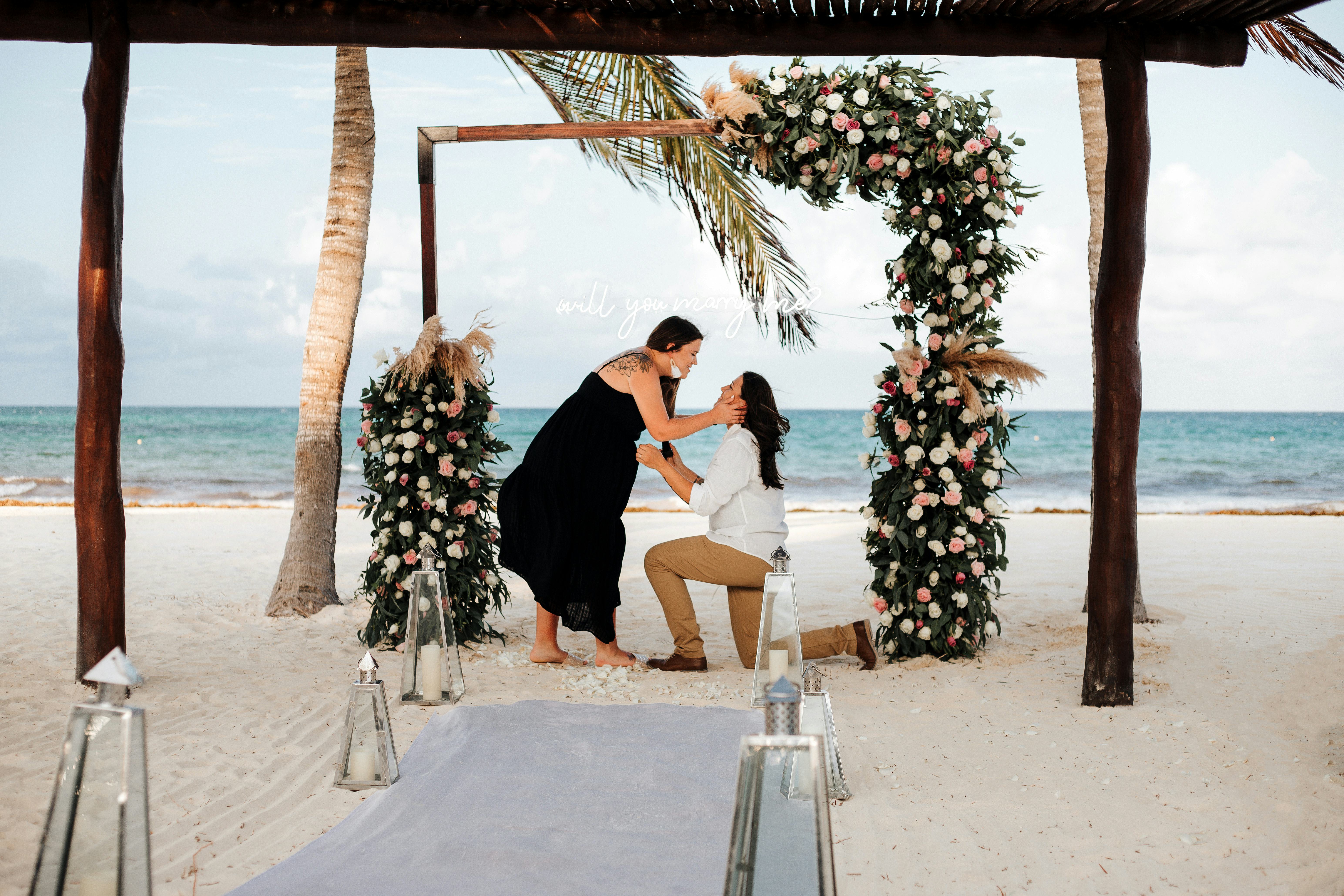 Neha Gupta planned a beach proposal for Jessica and Taylor Elkins.