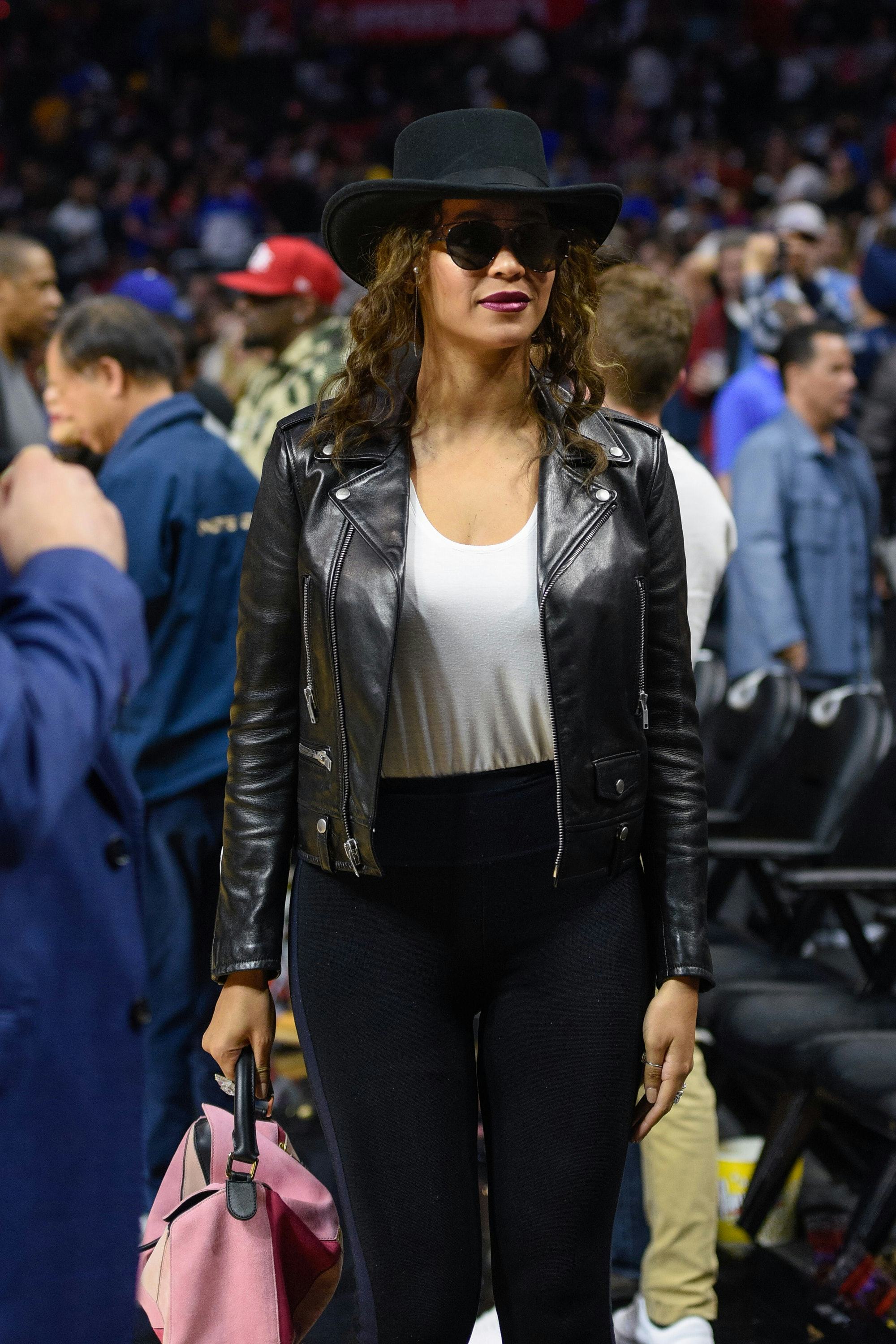 Beyonce carries a Loewe Puzzle bag on February 20, 2016 in Los Angeles, California.