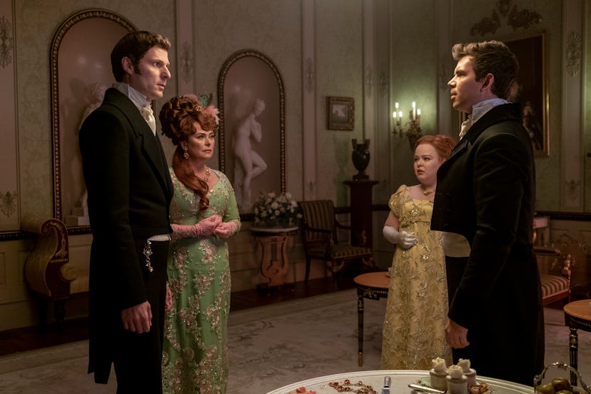 Colin and the Featheringtons in ‘Bridgerton’ Season 2. Photo via Netflix