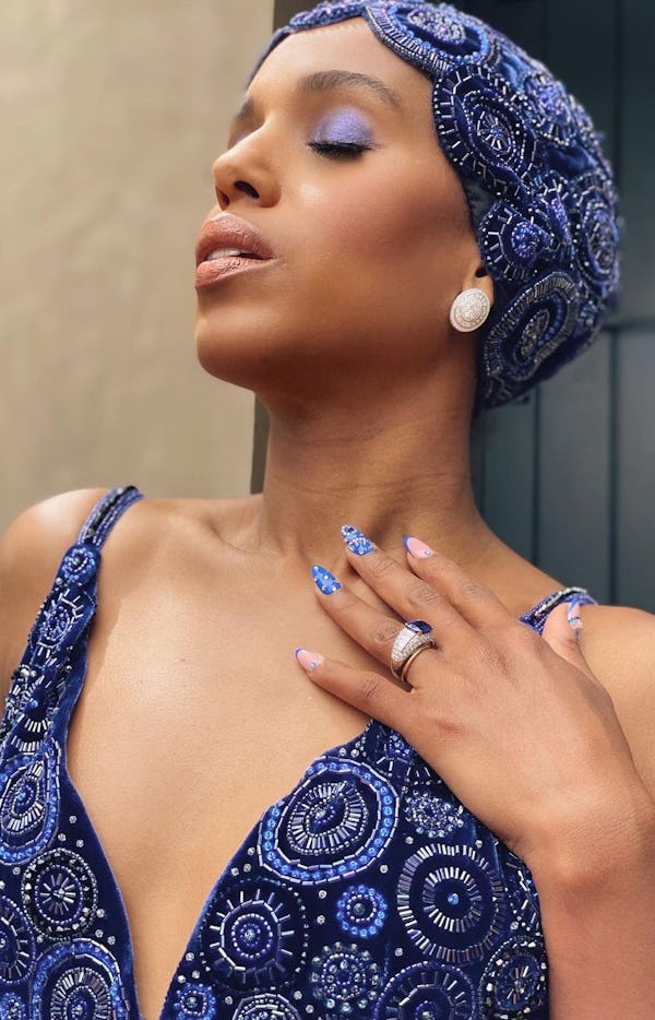 Kerry Washington blue makeup and outfit