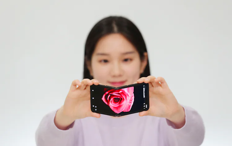 Samsung Display Flex In & Out Flip with 360 degree folding screen
