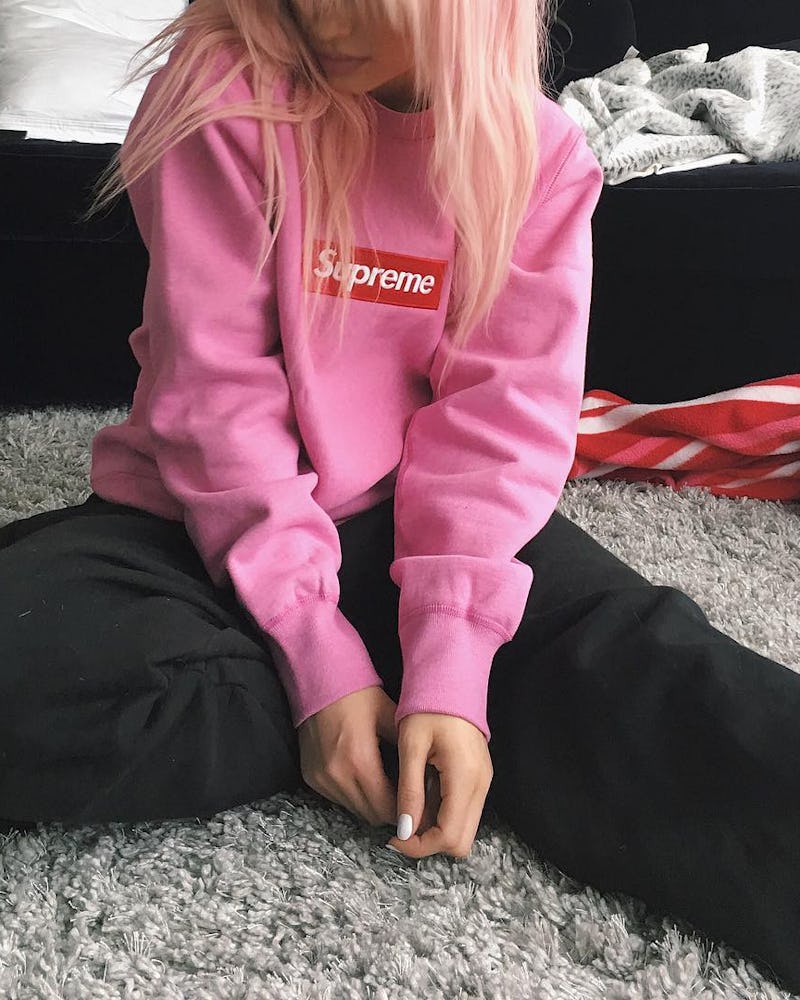 Kylie Jenner pink hair 2016