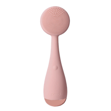 Emily from 'Emily in Paris' uses a face scrubber in the morning. 