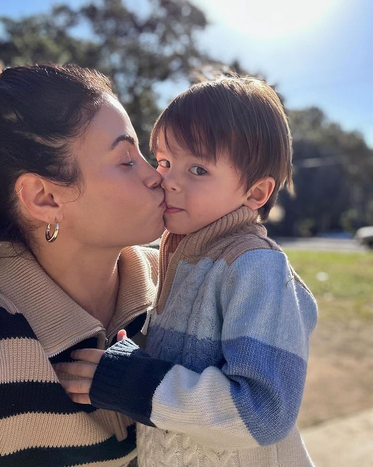 Jenna Dewan kisses son in Instagram post