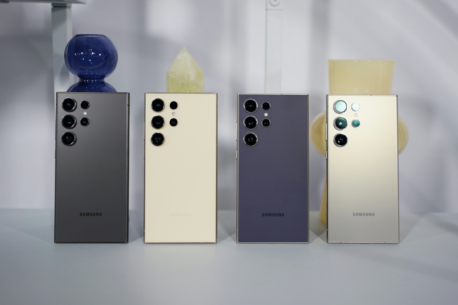 Samsung Galaxy S24 Ultra vs S24 Plus: Unveiling the Future of Smartphones -  GadgetMates