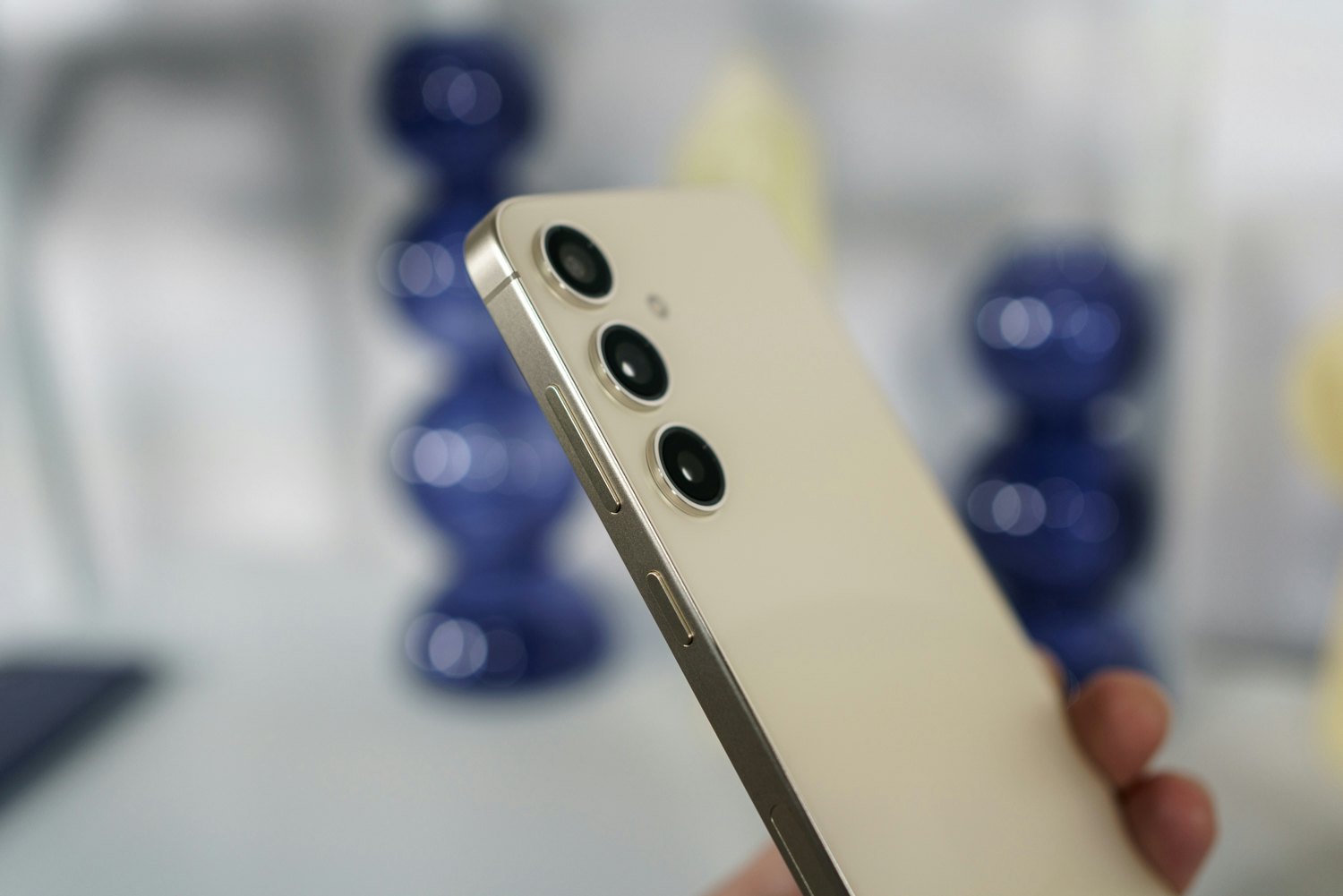 Samsung Galaxy S24 Ultra vs S24 Plus: Unveiling the Future of Smartphones -  GadgetMates