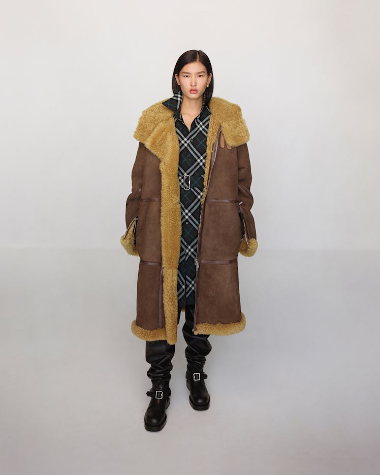 4ef01b92 04bc 4b66 9236 06f371c4f060 burberry autumn 2024 collection look 23