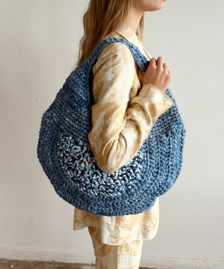 blue knit shoulder bag