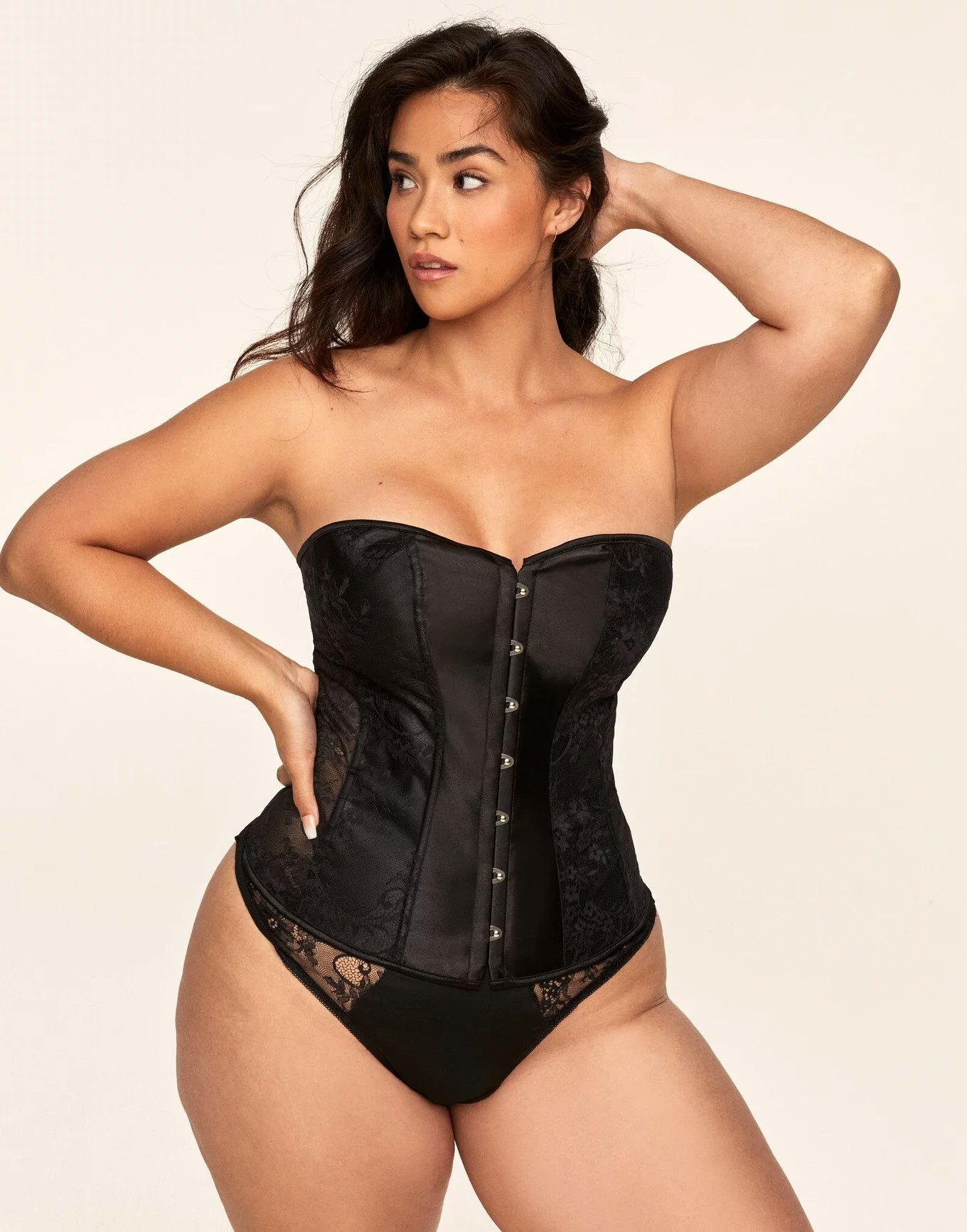 14 Corsets For Big Boobs That Won't Smash Your Chest